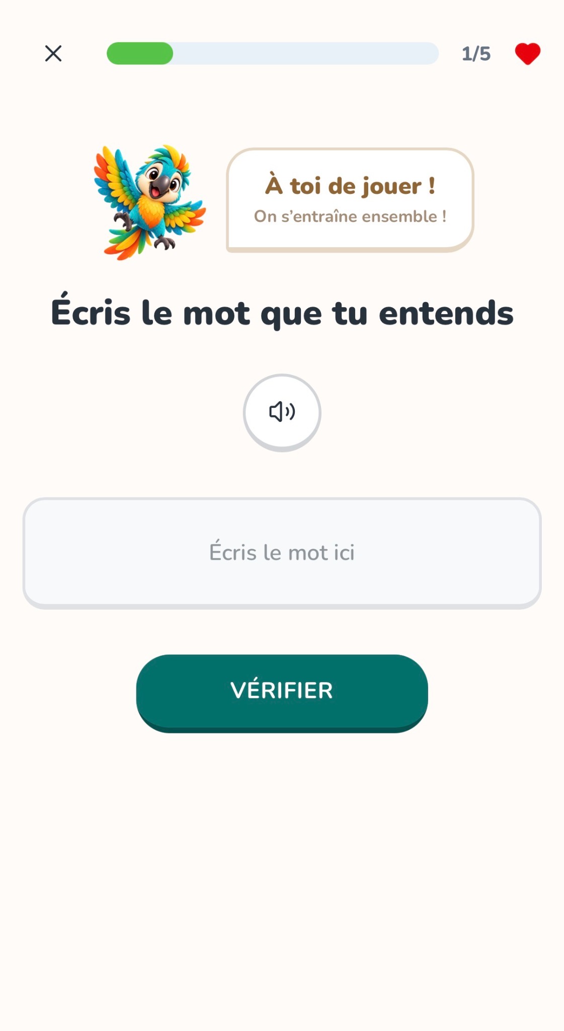 Jeu Mimémo où l’enfant écoute puis écrit le mot entendu